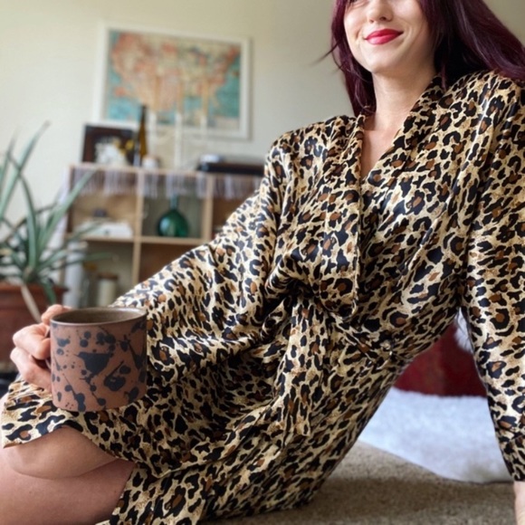 Vintage Nordstrom Lingerie Leopard Robe - Picture 2 of 13